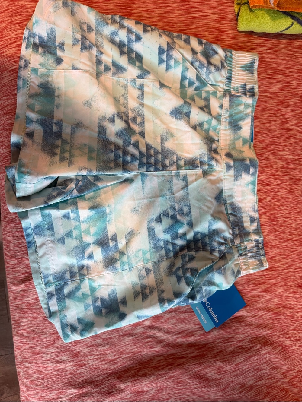 Women’s Columbia shorts size large NWT